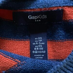 Gap kids boy sweater size 4-5 yrs old